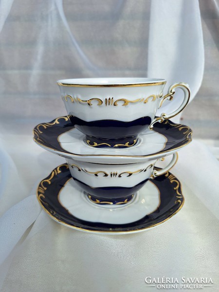 Pair of Zsolnay pompadour teacups