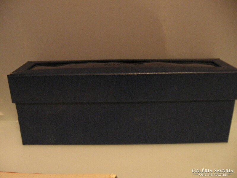 Hard paper, dark blue decorative box with window