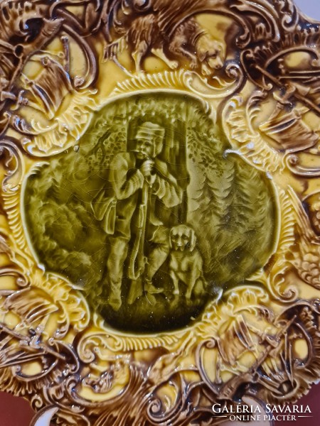 Antique villeroy & boch schramberg hunter scene majolica plate