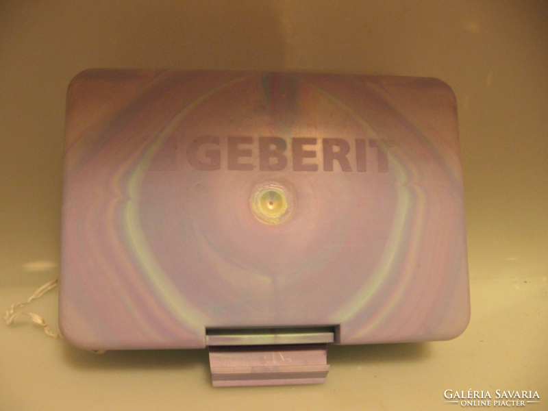 Retro snack box purple pink geberit advertising