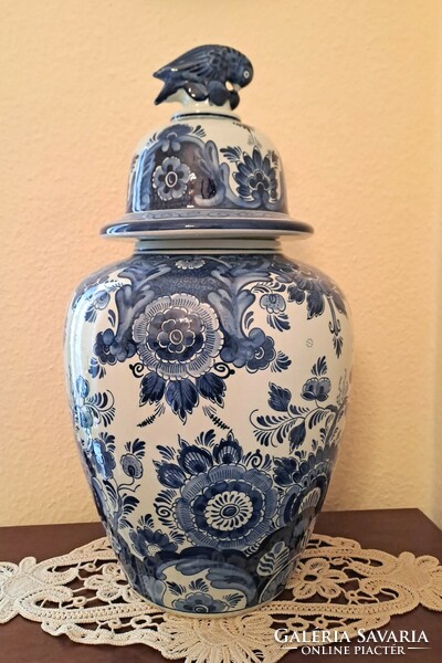 Delfts tányér es fedeles váza nagyméretű
