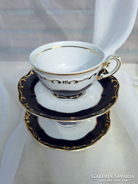 Pair of Zsolnay pompadour teacups
