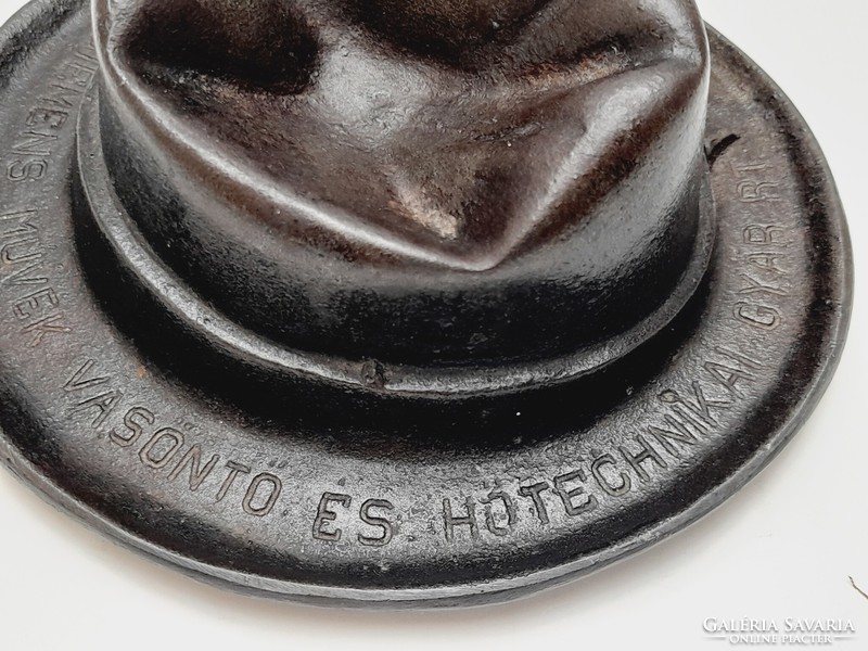 Friedr. Siemens művek vasöntő és hőtechnikai gyár Rt. vas kalap, 15,5 cm
