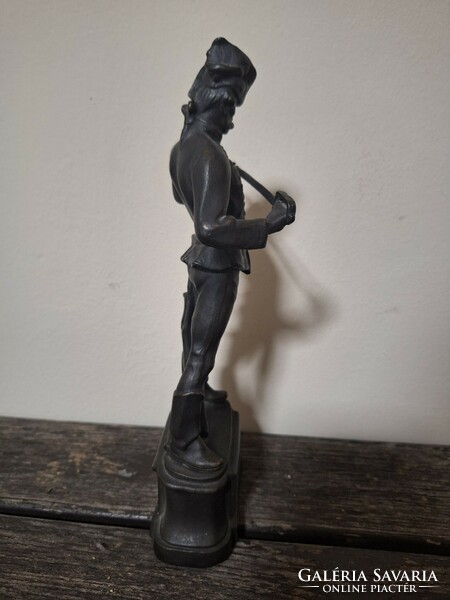 Kisfaludy Strobl Zsigmond (1884-1975) Hadik Huszàr antik bronz szobor