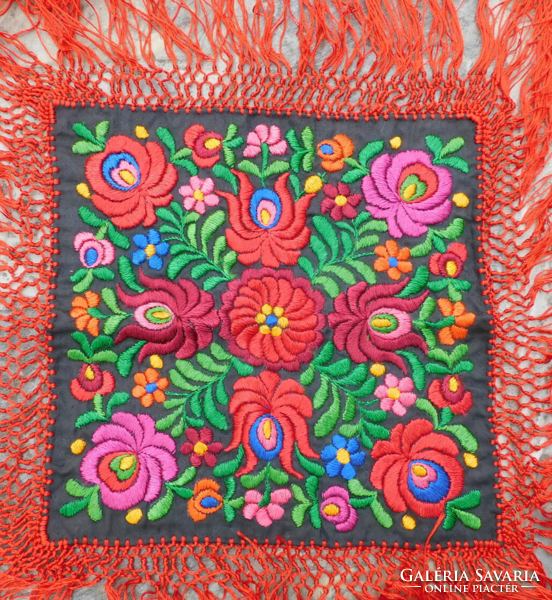 Matyó tablecloth 26x26 cm + fringe