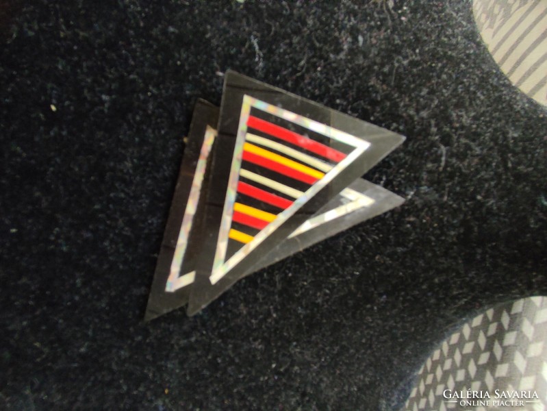 Retro vinyl badge