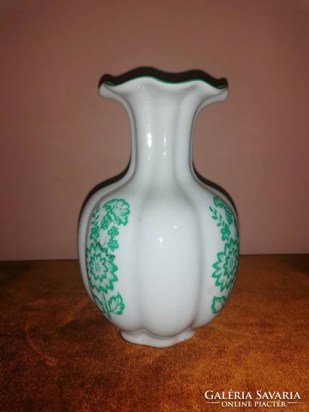 Kis Zsolnay váza