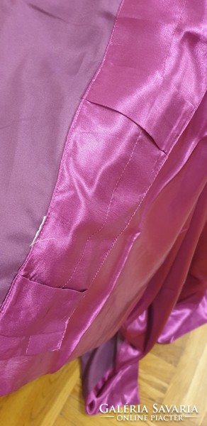 Magenta satin-lined blackout 166 cm wide, 230 cm long