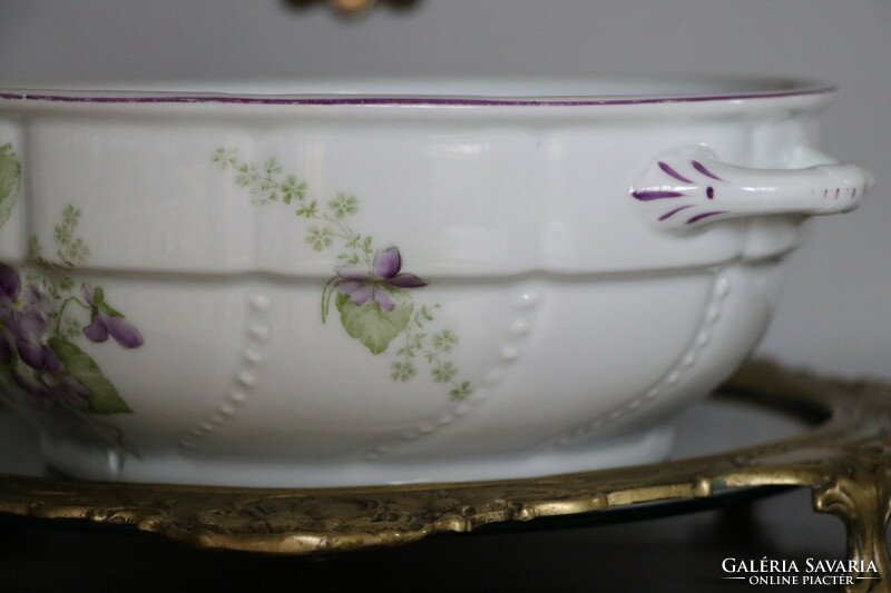 Violet cake plate, wall plate