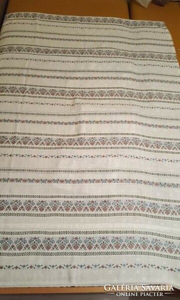 Folk pattern curtain