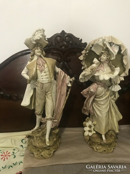 German statue couple