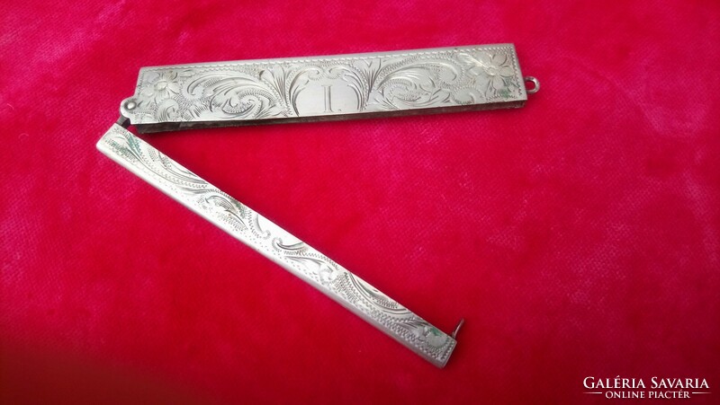 Antique silver chiseled comb holder hallmarked 17 grams