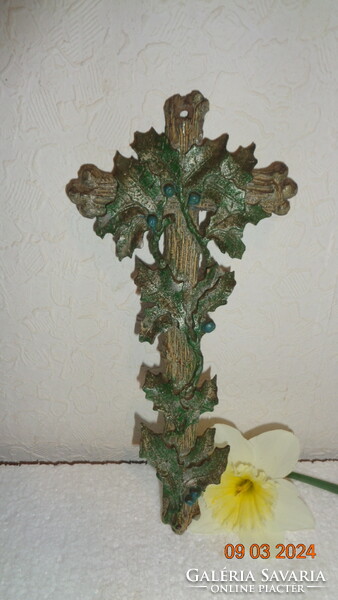 Antique carved crucifix with rising ivy 12 x 25 cm