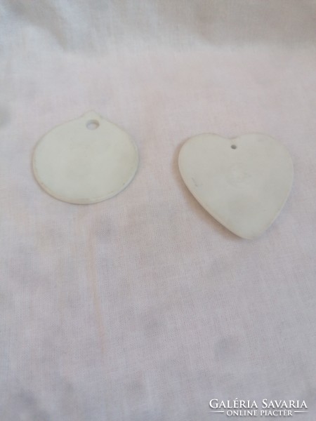 2 porcelain pendants with a Kalocsa pattern