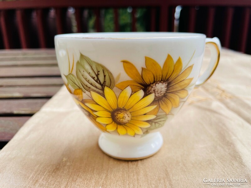 Vintage sunflower pattern Bone China Quee Anne English tea cup with saucer