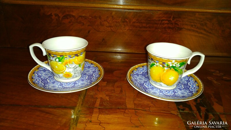 2 porcelain coffee cups ii.
