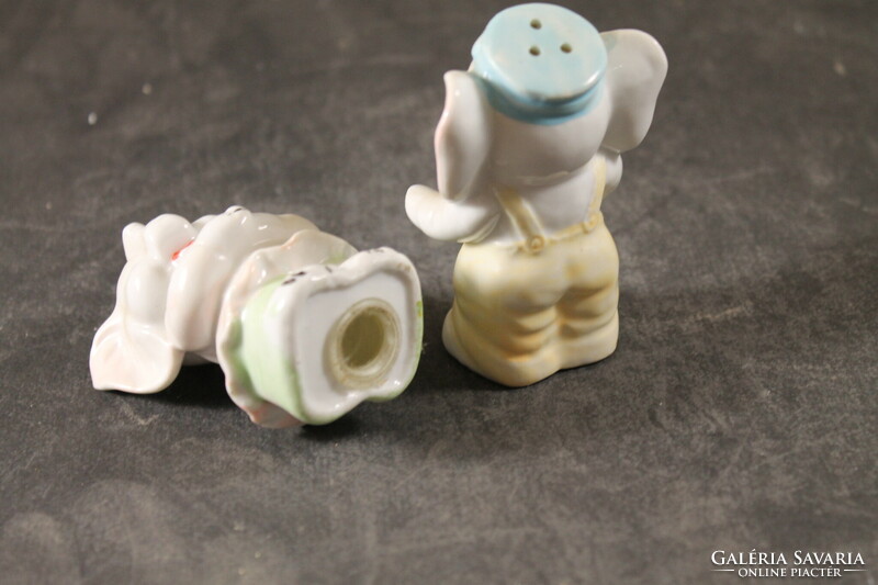 Porcelain salt and pepper shaker with an elephant figure 476