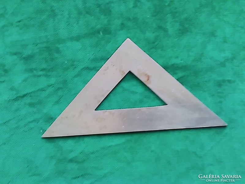 Antik iskolai eszköz, fém háromszög