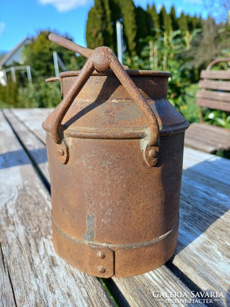 Old 1l tin milk jug