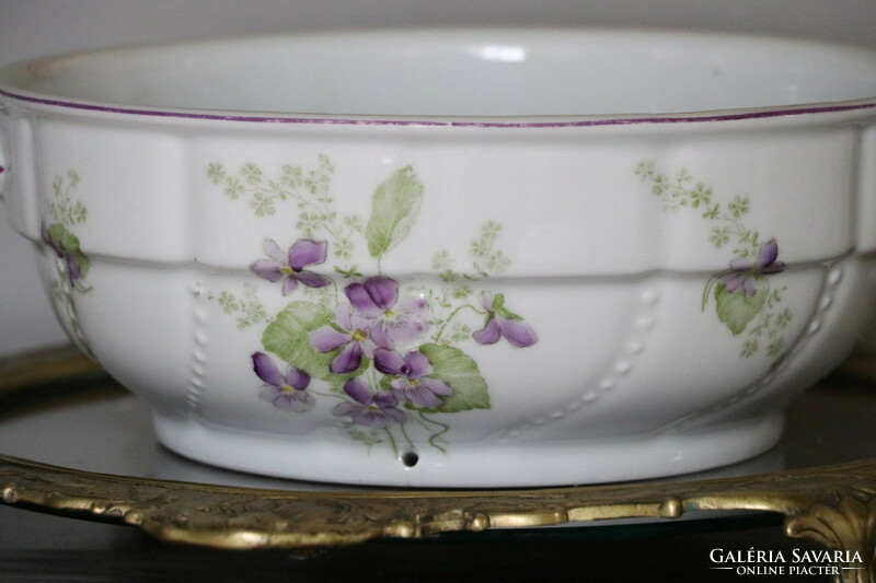 Violet cake plate, wall plate