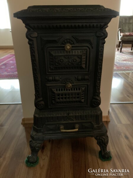 Cast iron stove