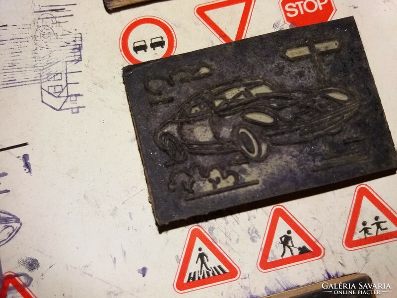 Old creative printing press with box of toy cars in good condition as shown in the pictures