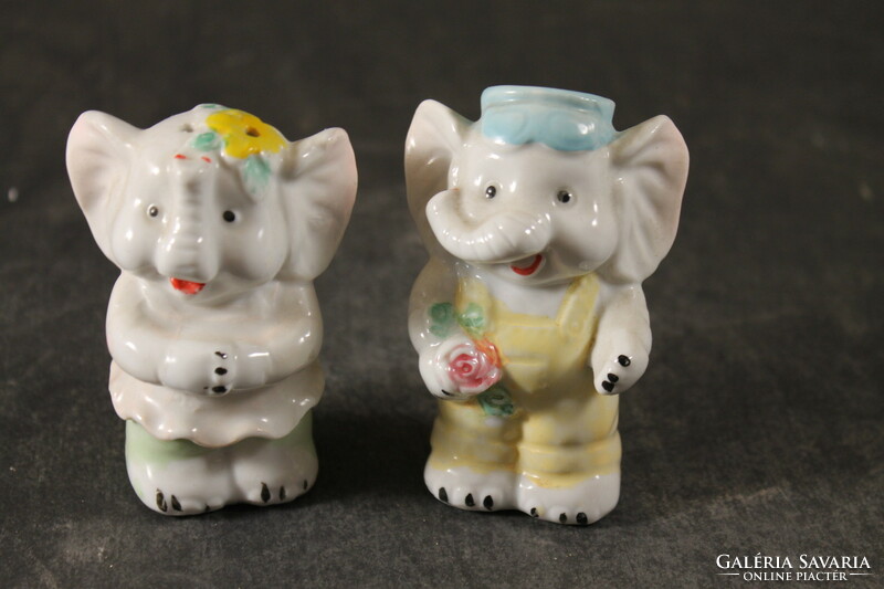 Porcelain salt and pepper shaker with an elephant figure 476