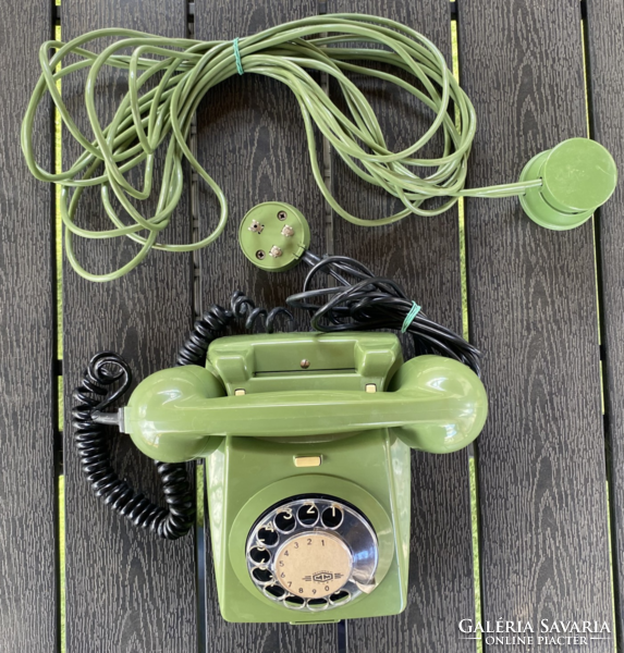 Cb76mm green desk phone with extension cord