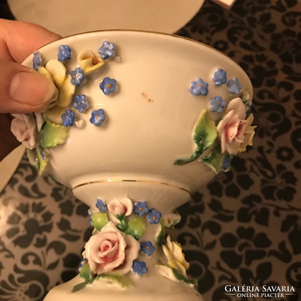 Antik rózsás nefelejcses álomszép porcelán talpas kináló