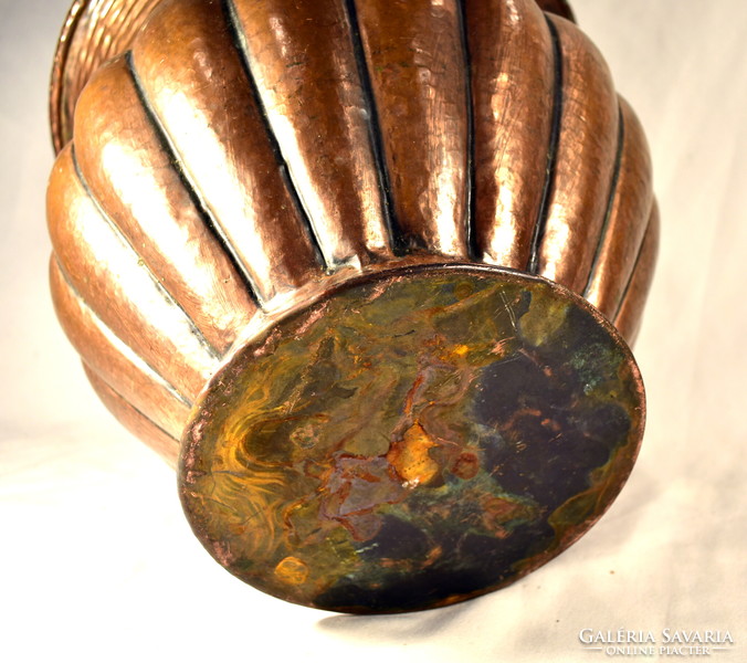Huge patinated red copper pot !!!