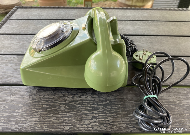 Cb76mm green desk phone with extension cord