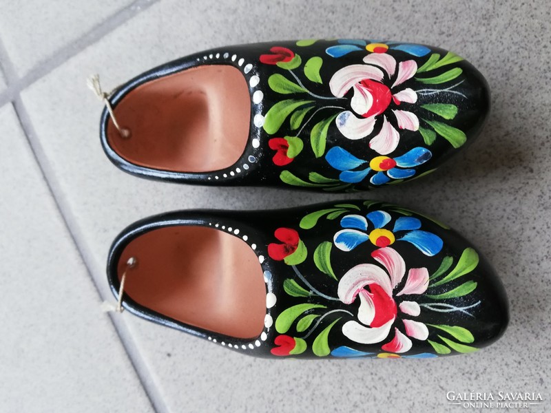 Ceramic slippers-gyula