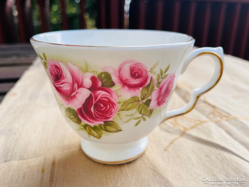 Vintage gazdag rózsaszín rózsámintázatú Bone China Queen Anne angol teáscsésze aljjal