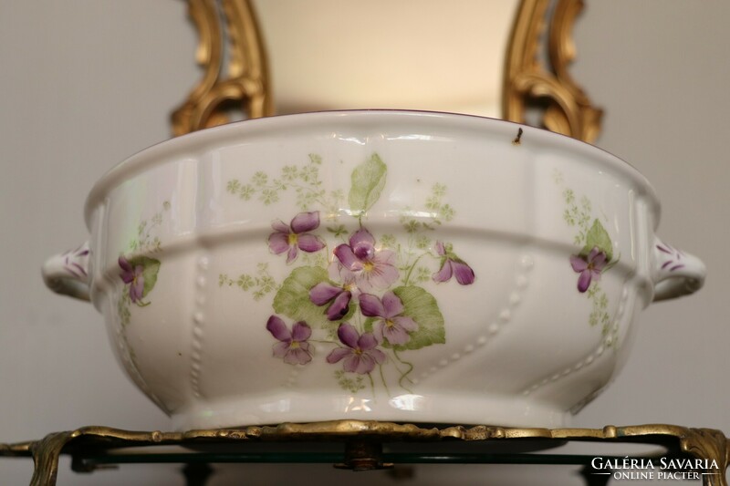Violet cake plate, wall plate