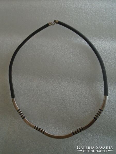 Silver and rubber necklace according to the latest fashion, marked, unisex