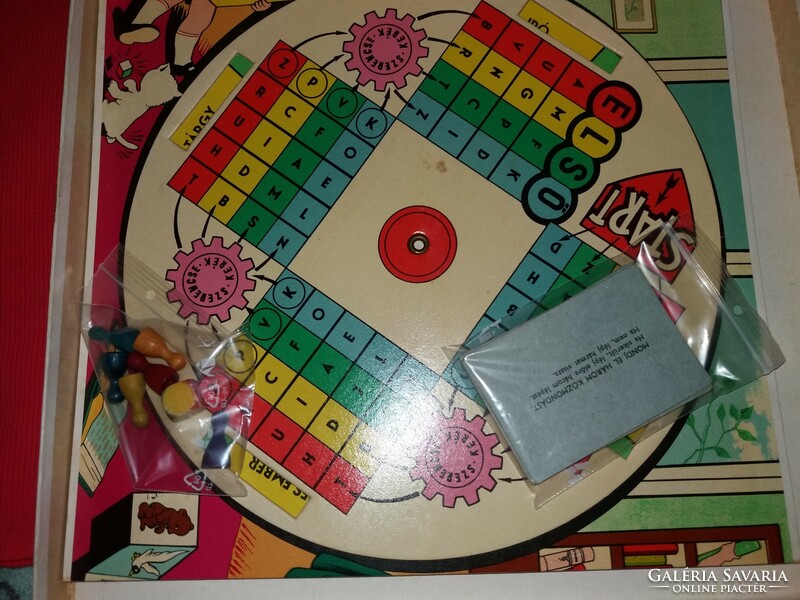 Old mind-bending board game minerva edition, good condition according to the pictures 2.