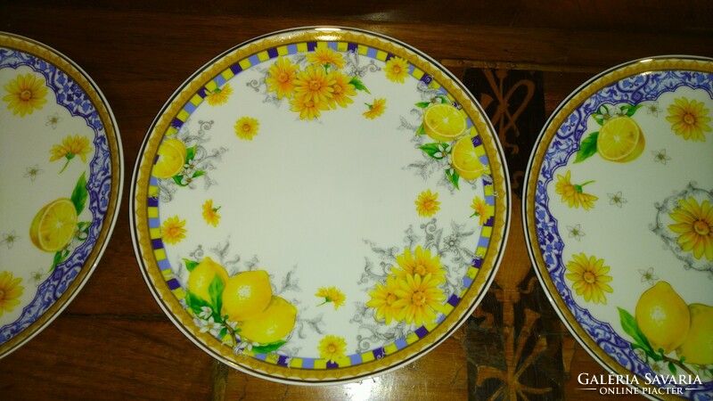 4 porcelain cake plates