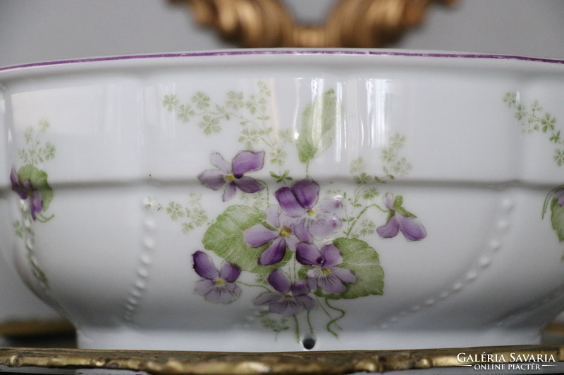 Violet cake plate, wall plate