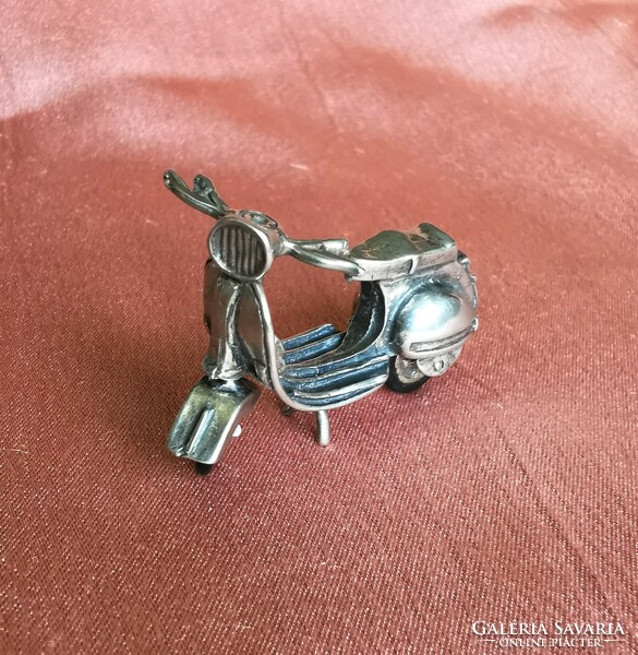 Silver miniature engine