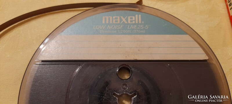 Maxell tape and sonocolor box in one