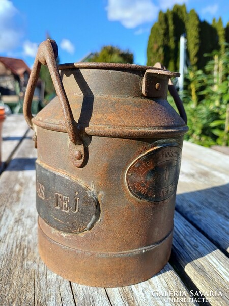 Old 1l tin milk jug