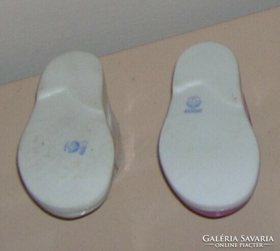 Porcelain slippers