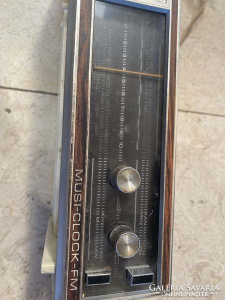 Original Philips Dutch retro radio and alarm clock