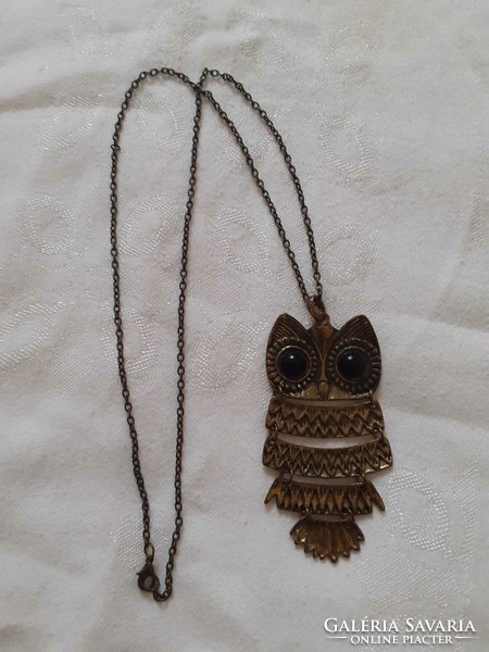Copper colored necklace with large owl pendant