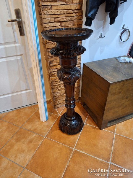 Baroque pedestal statue holder