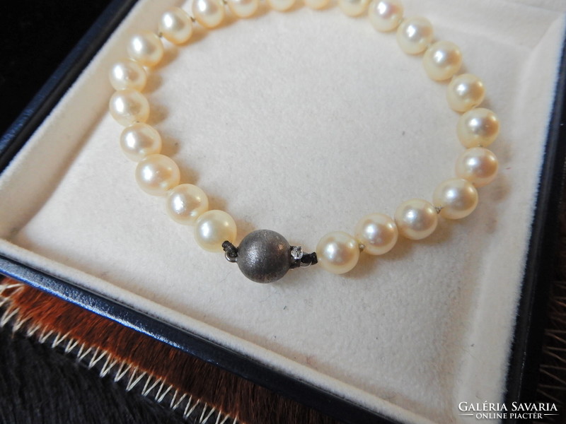 Akoya pearl bracelet with silver ball clasp