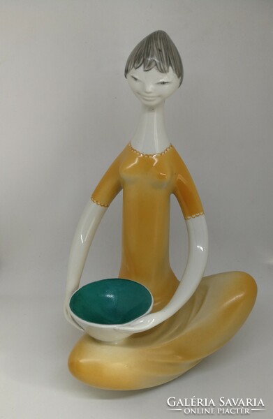 Drasche porcelain bowl girl is 