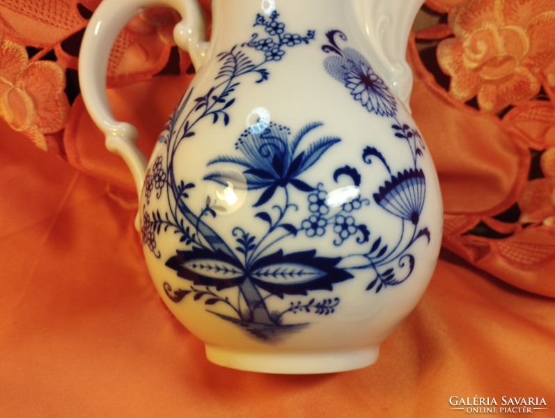 Beautiful German onion pattern porcelain spout