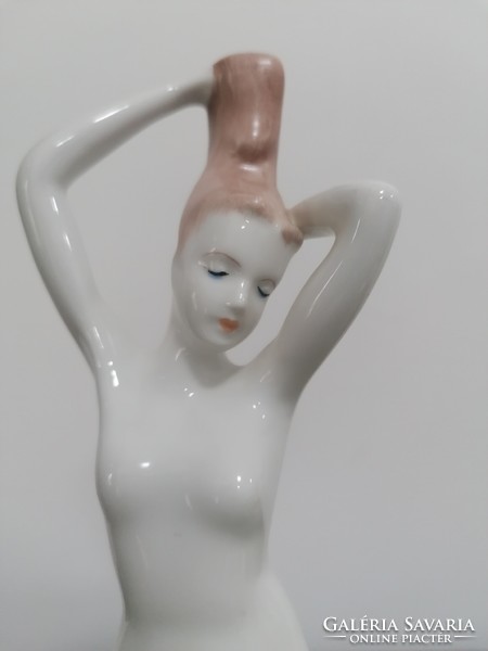 Aquincum porcelain female nude sculpture combing her hair