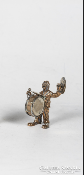 Ezüst miniatűr zenélő bohóc - dobbal és cintányérral